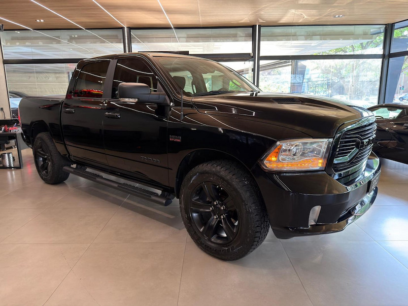 Foto do veículo RAM CLASSIC  LAIE 2022 53.900 KM 264.000,00