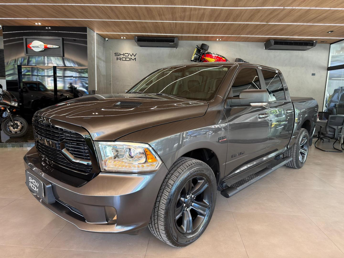 Foto do veículo RAM CLASSIC  LAIE 2022/2022 66.175 KM R$ 249.000,00