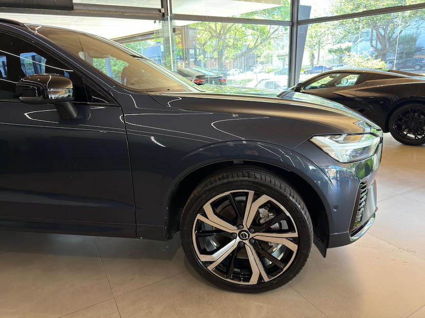 Foto do veículo VOLVO XC60  T8 ULT DARK 2024 37.986 KM 290.000,00