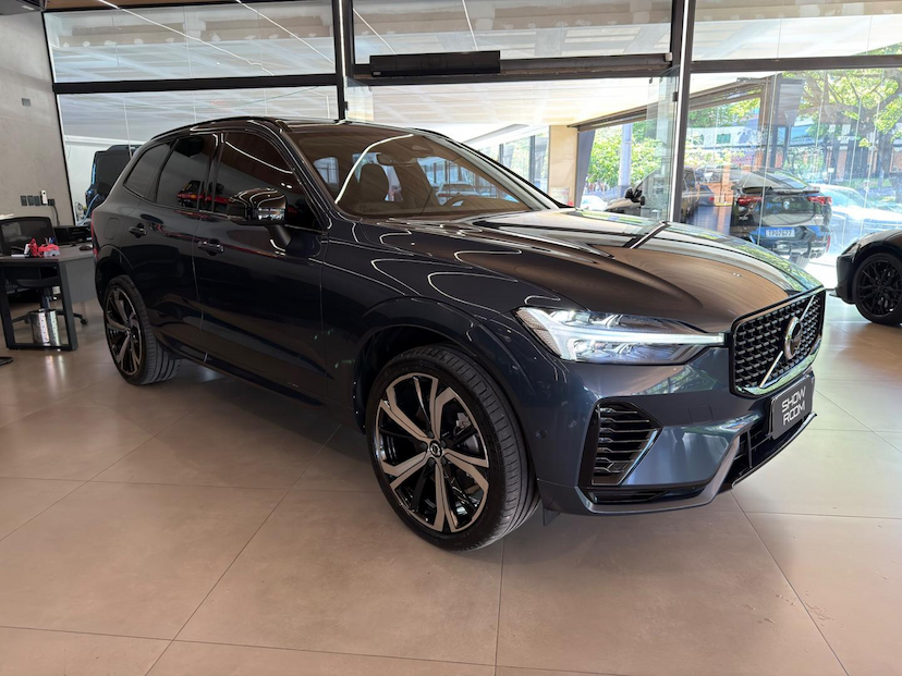 Foto do veículo VOLVO XC60  T8 ULT DARK 2024 37.986 KM 290.000,00