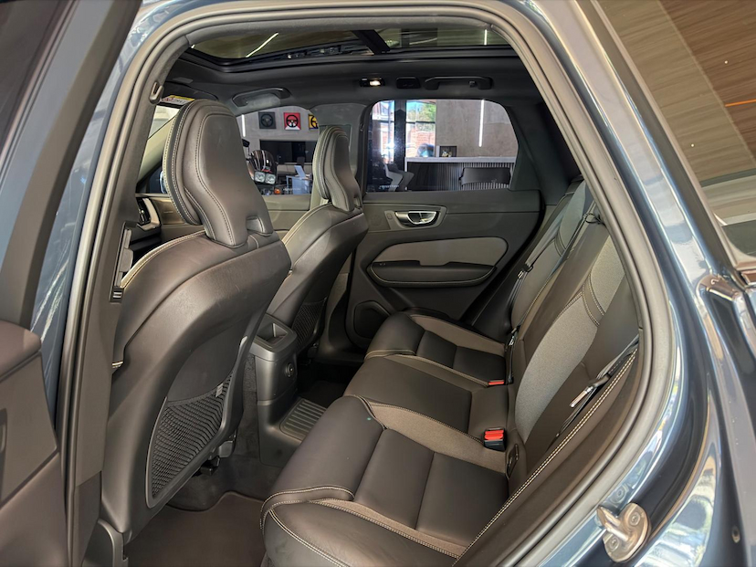 Foto do veículo VOLVO XC60  T8 ULT DARK 2024 37.986 KM 290.000,00