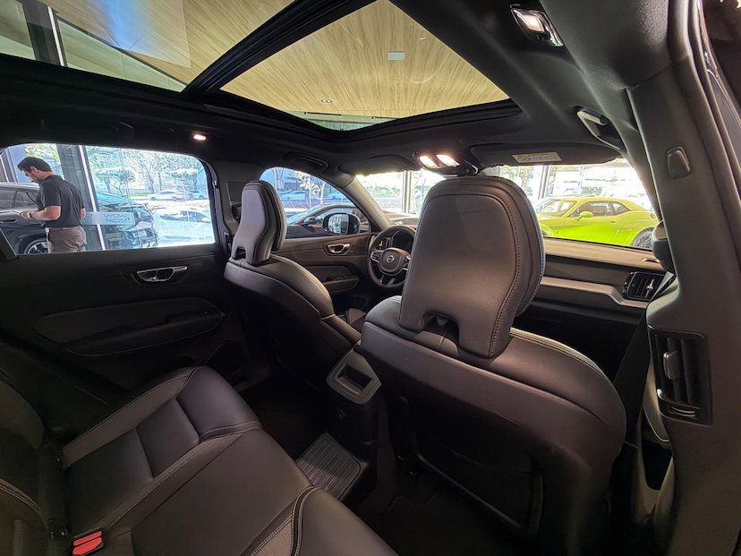Foto do veículo VOLVO XC60  T8 ULT DARK 2024 37.986 KM 290.000,00