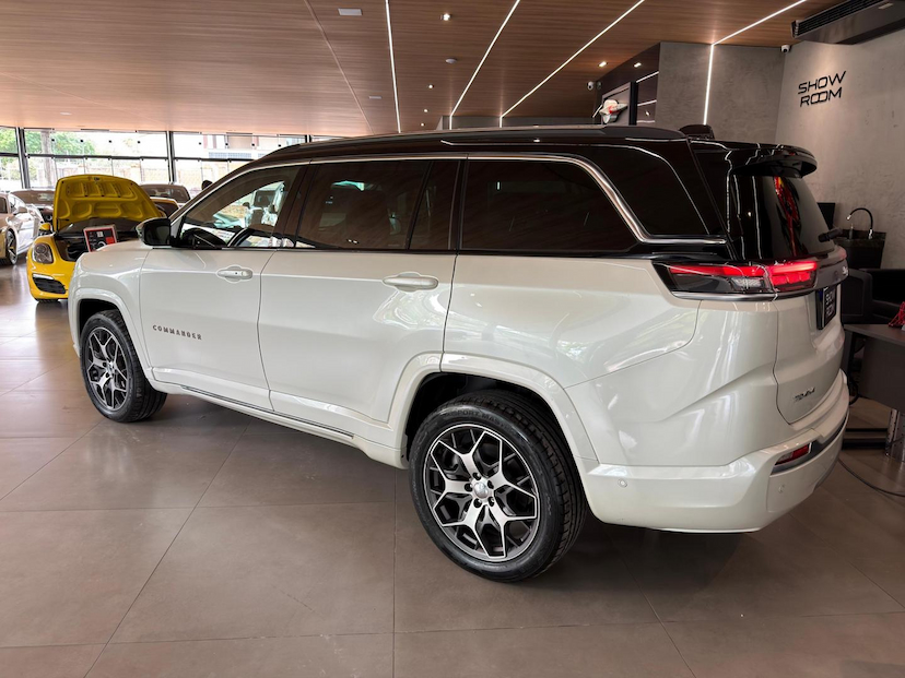 Foto do veículo JEEP COMMANDER  OVR TD380 2023 41.000 KM 164.000,00