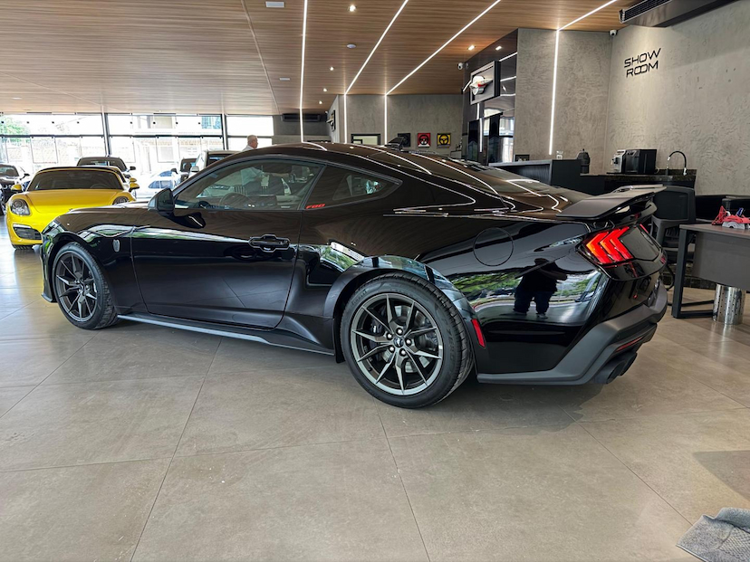 Foto do veículo FORD MUSTANG  DARK HORSE V8 5.0 2025 4.500 KM 579.000,00