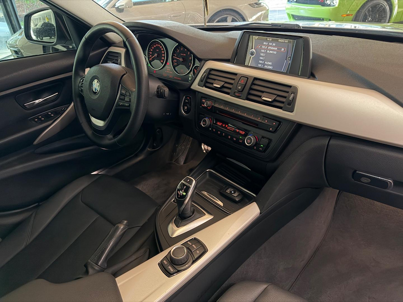 Foto do veículo BMW 320I  ACTIVE FLEX 2015 56.300 KM 120.000,00