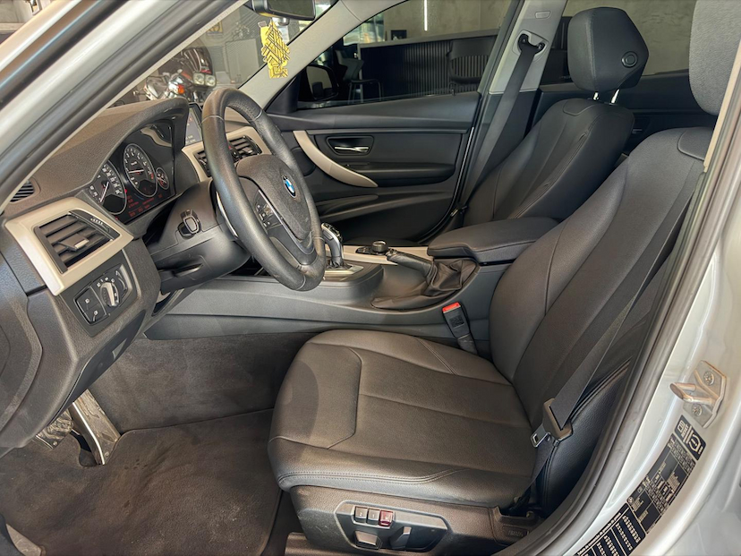 Foto do veículo BMW 320I  ACTIVE FLEX 2015 56.300 KM 120.000,00