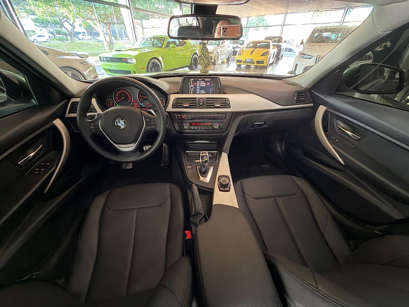 Foto do veículo BMW 320I  ACTIVE FLEX 2015 56.300 KM 120.000,00