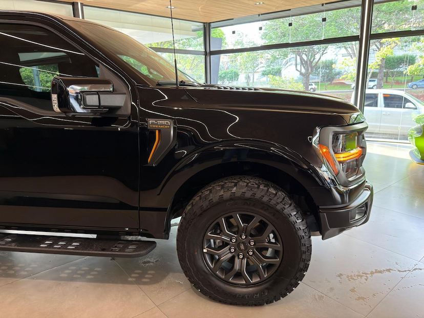 Foto do veículo FORD F-150 F-150 5.0 V8 4X4 TREMOR CD 2026 900 KM 590.000,00