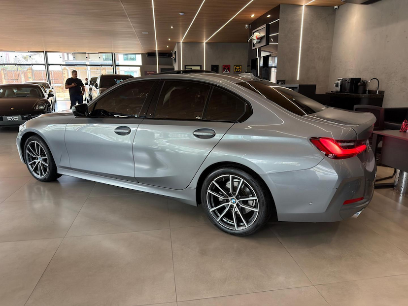 Foto do veículo BMW 320I  SPORT GP FLEX 2024 8.000 KM 270.000,00