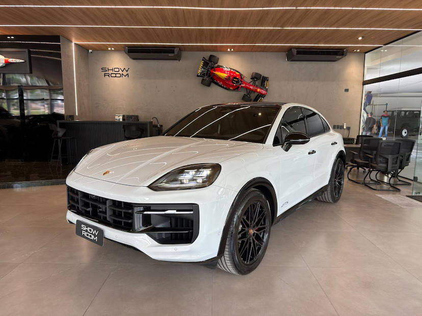Foto do veículo PORSCHE CAYENNE  GTS 2026 9.381 KM 1.090.000,00