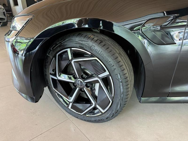 Foto do veículo BYD SEAL  AWD GS 590EV 2024 11.700 KM 219.000,00