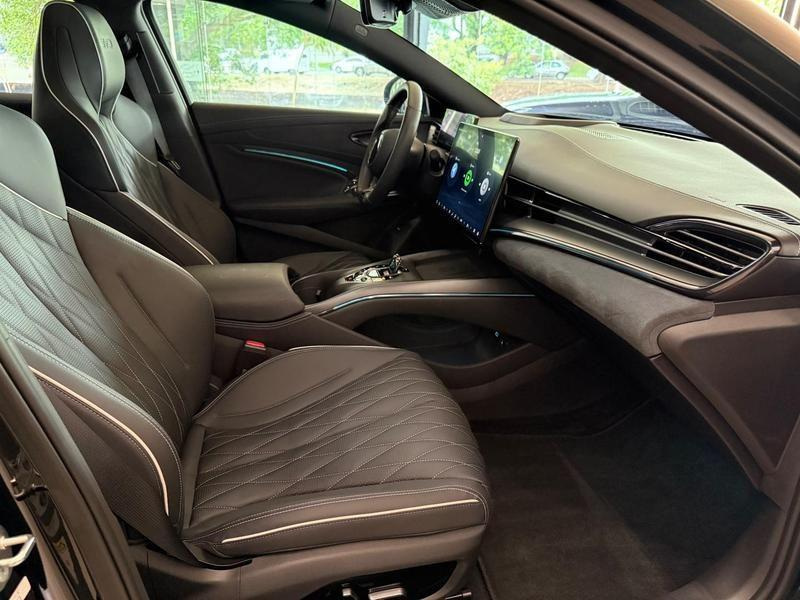 Foto do veículo BYD SEAL  AWD GS 590EV 2024 11.700 KM 219.000,00