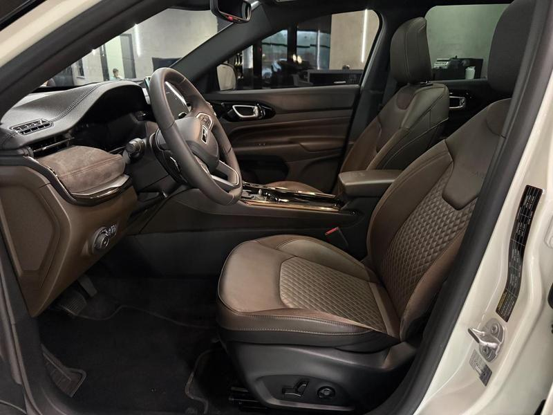 Foto do veículo JEEP COMMANDER  OVR TD380 2023 18.854 KM 169.000,00