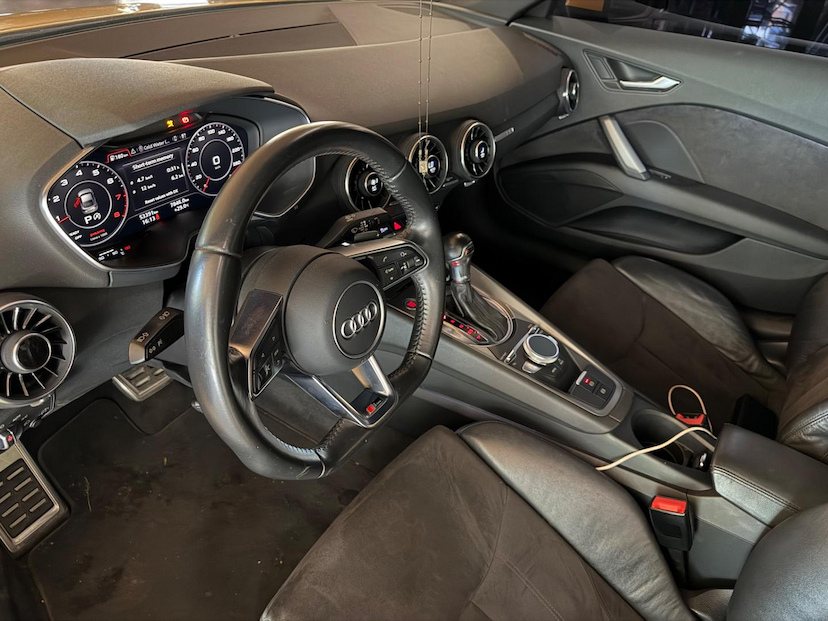 Foto do veículo AUDI TT  COUPE 230CV I 2016 53.391 KM 235.000,00