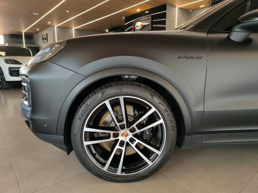 Foto do veículo PORSCHE CAYENNE  S PHEV 2025 2.200 KM 1.020.000,00