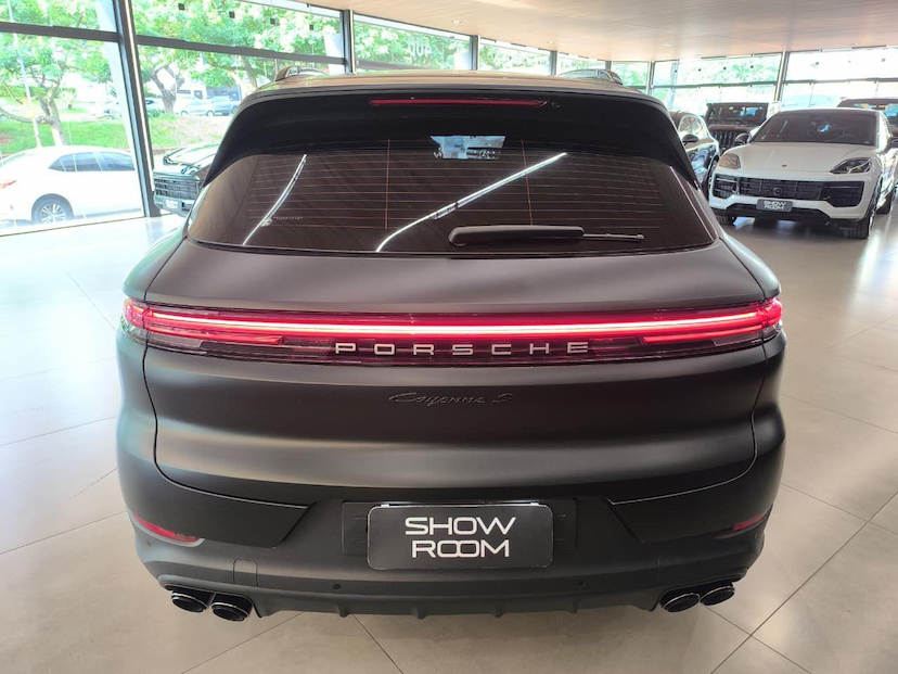 Foto do veículo PORSCHE CAYENNE  S PHEV 2025 2.200 KM 1.020.000,00