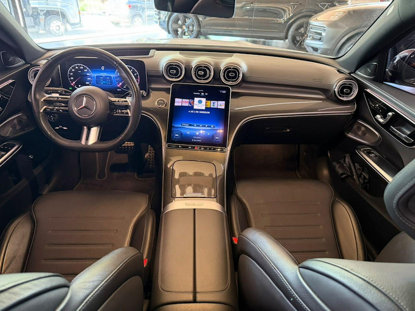 Foto do veículo MERCEDES-BENZ C 300 0.0 C300 AMG LINE 2023 30.205 KM R$ 279.000,00