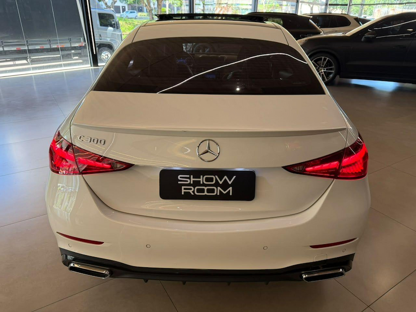 Foto do veículo MERCEDES-BENZ C 300 0.0 C300 AMG LINE 2023 30.205 KM R$ 279.000,00