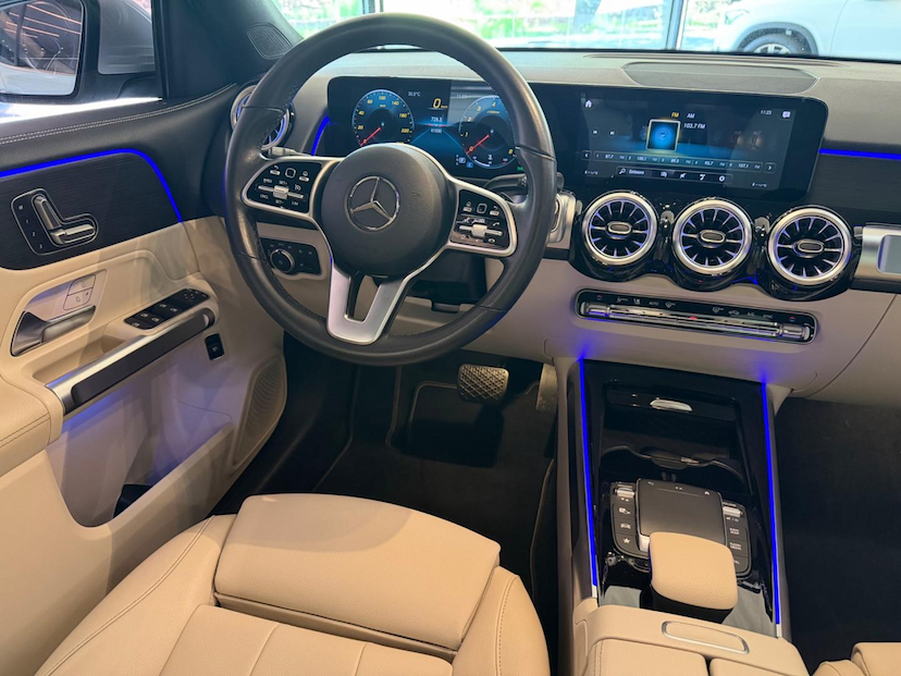 Foto do veículo MERCEDES-BENZ GLB 200 1.3 CGI GASOLINA ADVANCE 7G-DCT 2022 41.500 KM R$ 175.000,00