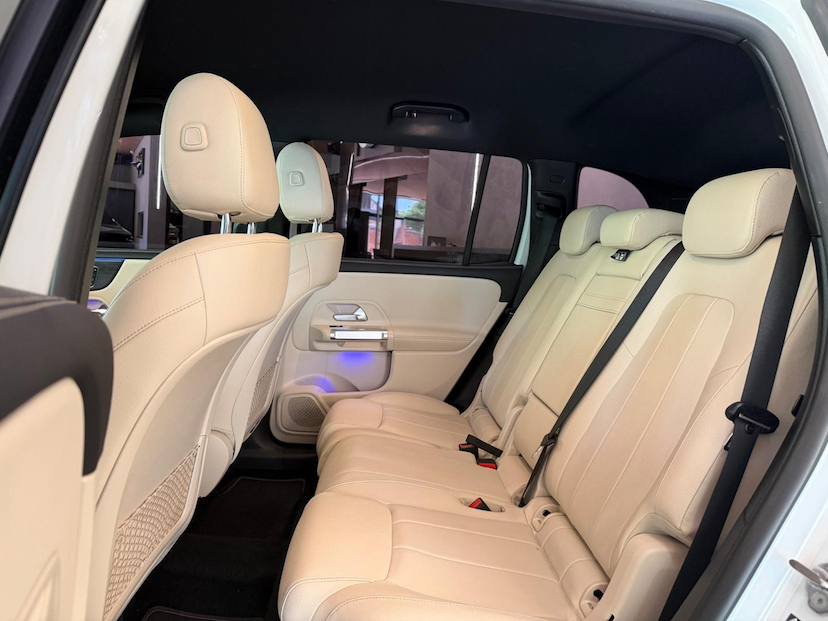 Foto do veículo MERCEDES-BENZ GLB 200 1.3 CGI GASOLINA ADVANCE 7G-DCT 2022 41.500 KM R$ 175.000,00