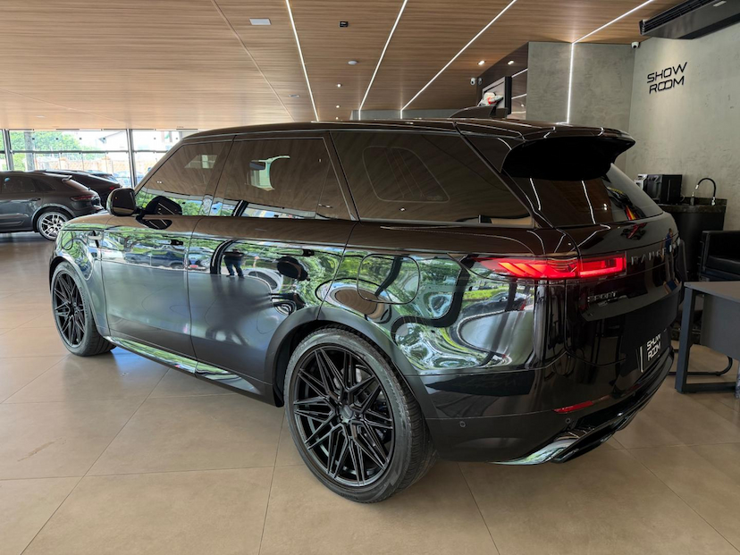 Foto do veículo LAND ROVER RANGE ROVER SPORT  2023 29.400 KM R$ 690.000,00