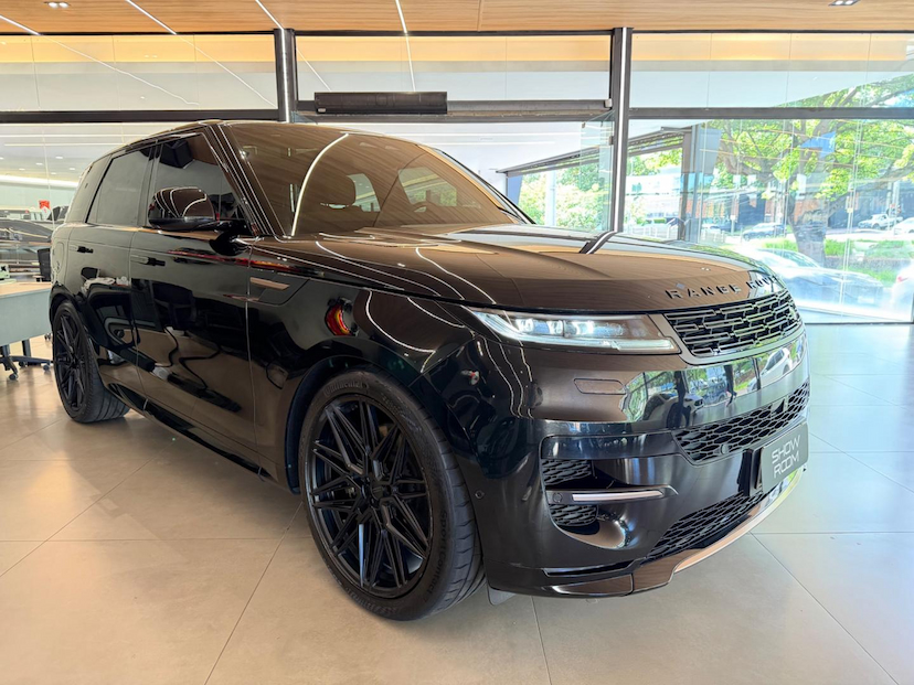 Foto do veículo LAND ROVER RANGE ROVER SPORT  2023 29.400 KM R$ 690.000,00