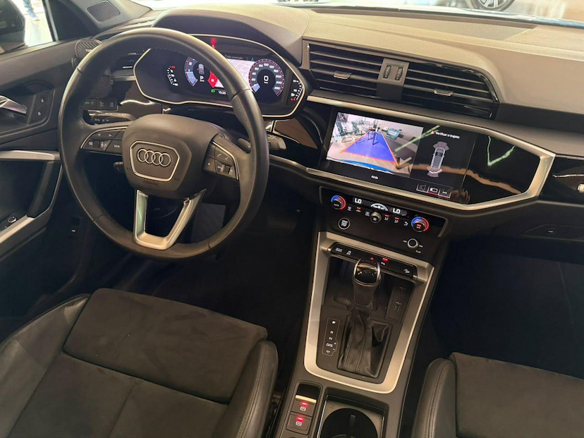 Foto do veículo AUDI Q3  2021 47.700 KM R$ 169.000,00