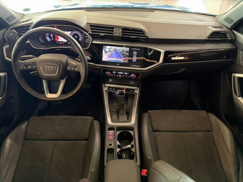 Foto do veículo AUDI Q3  2021 47.700 KM R$ 169.000,00