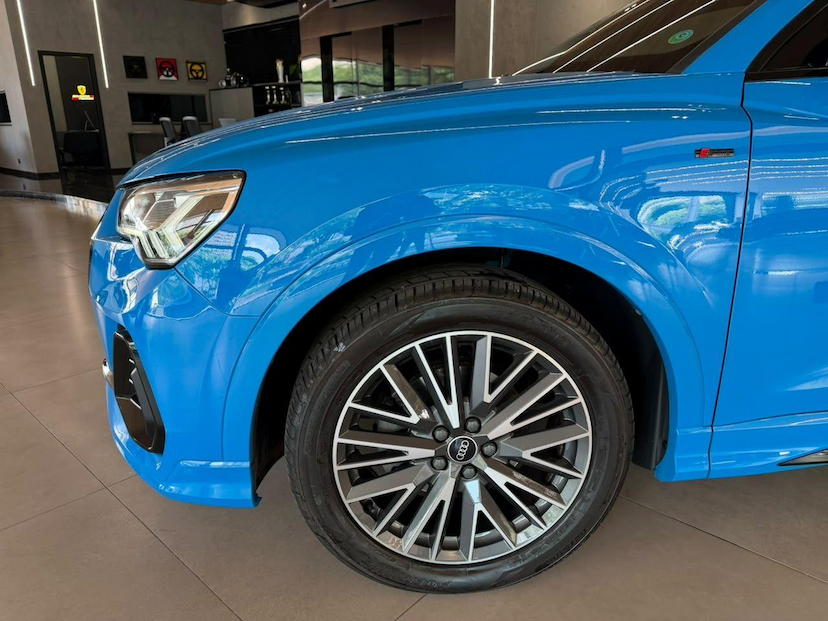 Foto do veículo AUDI Q3  2021 47.700 KM R$ 169.000,00