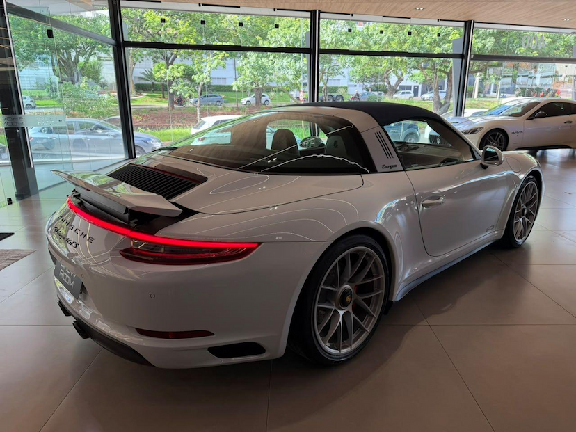 Foto do veículo PORSCHE 911  2019 13.050 KM R$ 840.000,00