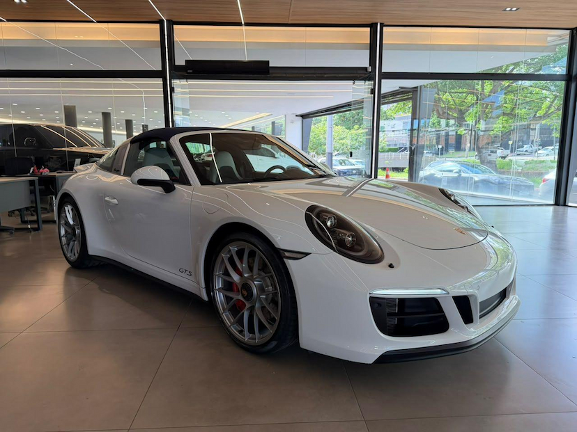 Foto do veículo PORSCHE 911  2019 13.050 KM R$ 840.000,00