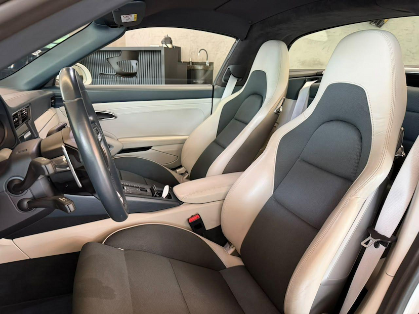 Foto do veículo PORSCHE 911  2019 13.050 KM R$ 840.000,00
