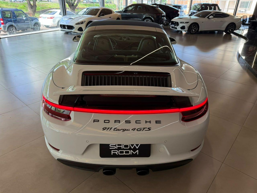 Foto do veículo PORSCHE 911  2019 13.050 KM R$ 840.000,00