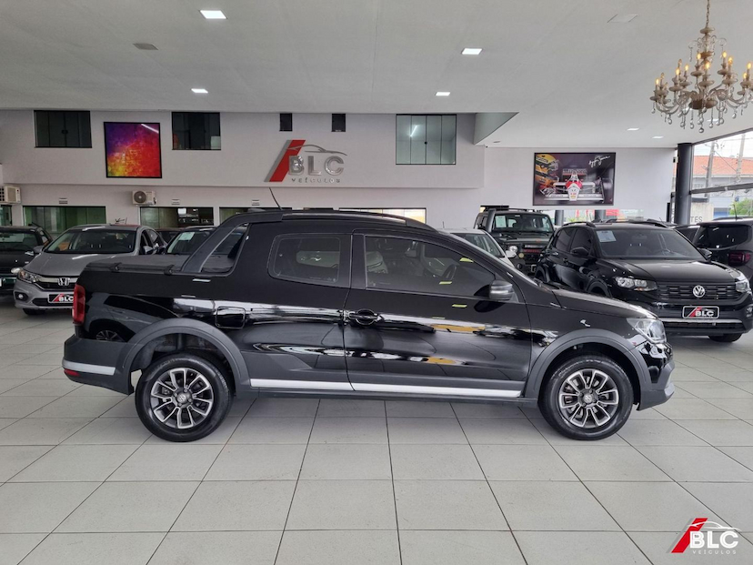 Foto do veículo VOLKSWAGEN SAVEIRO  CD CROSS MPI 2023 116.182 KM 89.900,00