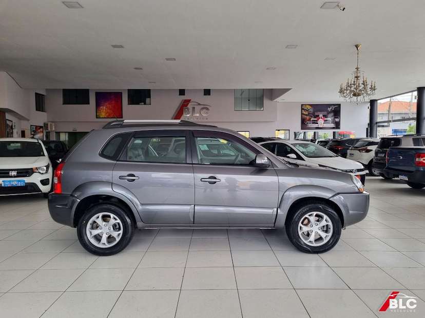 Foto do veículo HYUNDAI TUCSON  2.0 GLS FLEX 4P AUT 2017 155.015 KM 64.900,00