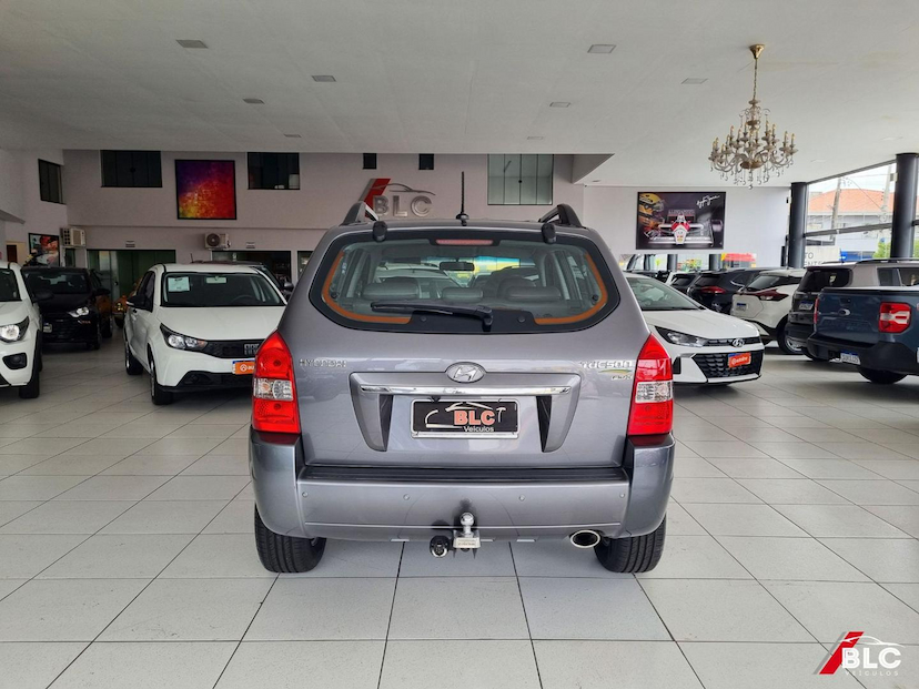 Foto do veículo HYUNDAI TUCSON  2.0 GLS FLEX 4P AUT 2017 155.015 KM 64.900,00