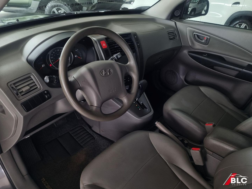Foto do veículo HYUNDAI TUCSON  2.0 GLS FLEX 4P AUT 2017 155.015 KM 64.900,00