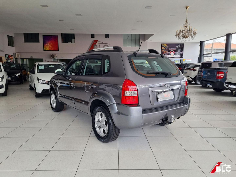 Foto do veículo HYUNDAI TUCSON  2.0 GLS FLEX 4P AUT 2017 155.015 KM 64.900,00