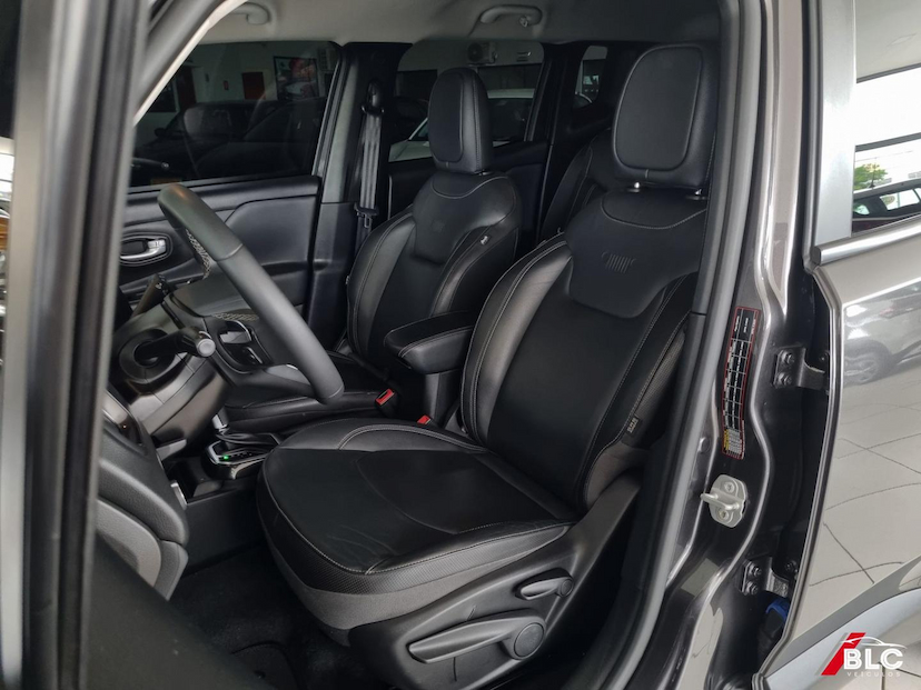 Foto do veículo JEEP RENEGADE  LONGITUDE T270 1.3 TB 4X2 FLEX AUT 2023 61.166 KM 102.900,00