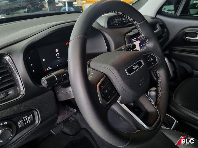 Foto do veículo JEEP RENEGADE  LONGITUDE T270 1.3 TB 4X2 FLEX AUT 2023 61.166 KM 102.900,00