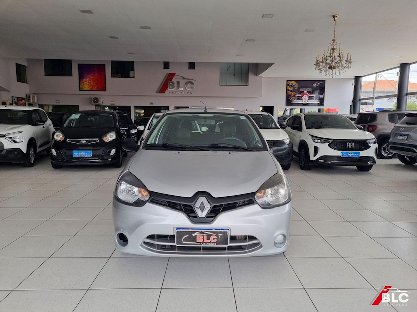 Foto do veículo RENAULT CLIO  EXPRESSION 1.0 16V HI-FLEX 4P 2014 181.106 KM 30.900,00