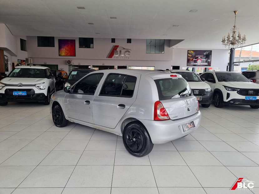 Foto do veículo RENAULT CLIO  EXPRESSION 1.0 16V HI-FLEX 4P 2014 181.106 KM 30.900,00