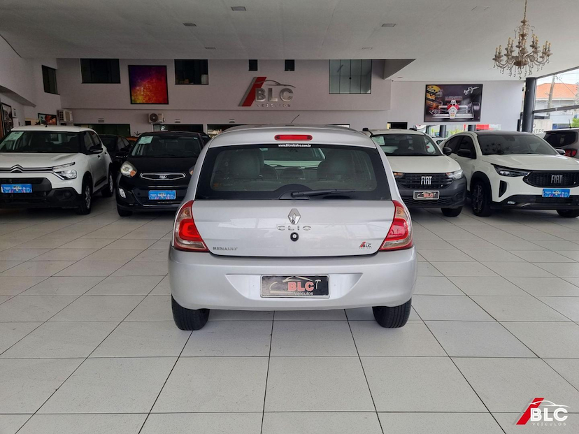 Foto do veículo RENAULT CLIO  EXPRESSION 1.0 16V HI-FLEX 4P 2014 181.106 KM 30.900,00