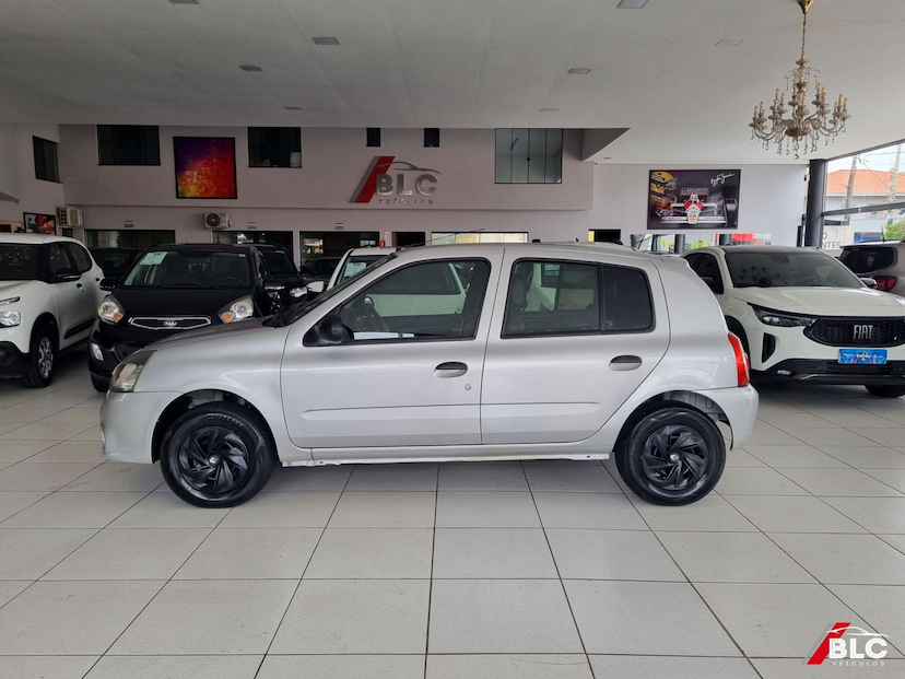Foto do veículo RENAULT CLIO  EXPRESSION 1.0 16V HI-FLEX 4P 2014 181.106 KM 30.900,00