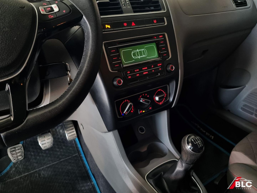 Foto do veículo VOLKSWAGEN FOX  HIGHLINE 1.6 16V MSI 2016 151.808 KM 51.500,00