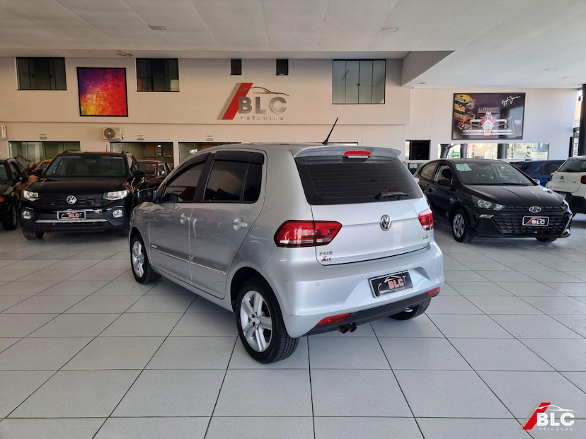 Foto do veículo VOLKSWAGEN FOX  HIGHLINE 1.6 16V MSI 2016 151.808 KM 51.500,00