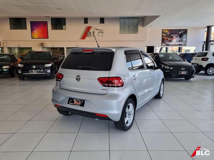 Foto do veículo VOLKSWAGEN FOX  HIGHLINE 1.6 16V MSI 2016 151.808 KM 51.500,00