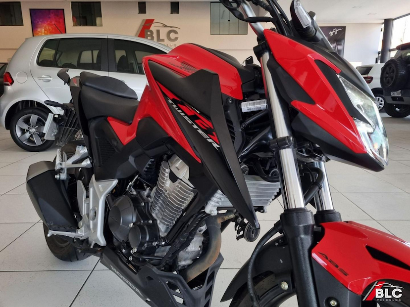 Foto do veículo HONDA CB  300F TWISTER ABS 2023 3.773 KM 24.900,00