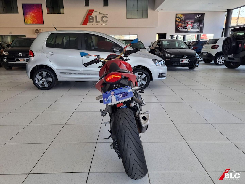 Foto do veículo HONDA CB  1000R 2013 52.695 KM 48.900,00