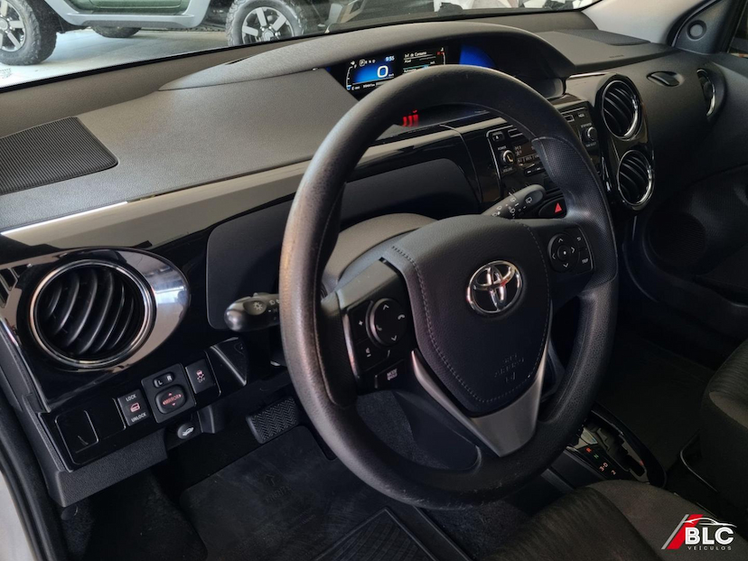 Foto do veículo TOYOTA ETIOS  HB XPLUS AT 2020 99.434 KM 70.900,00